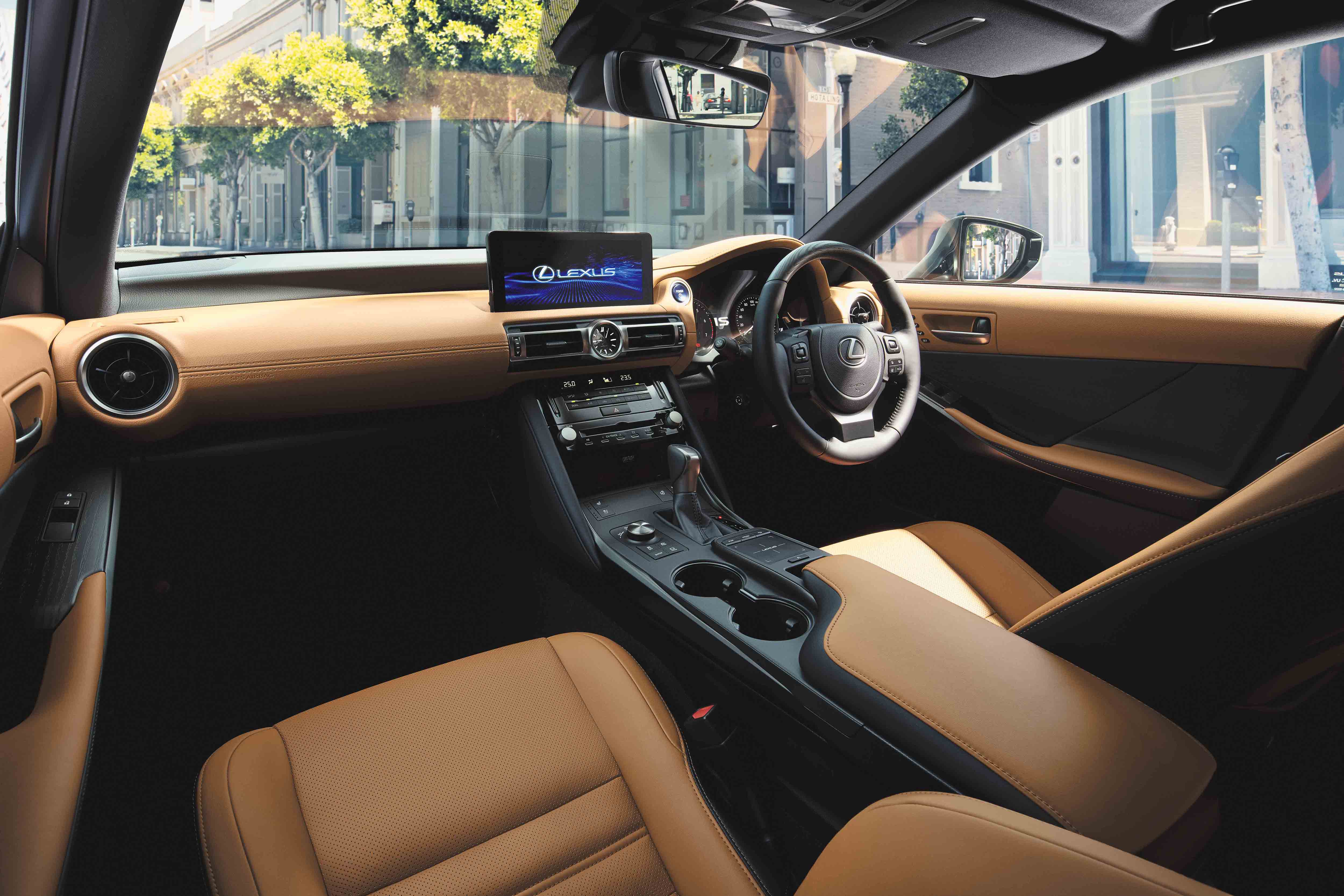 Lexus IS