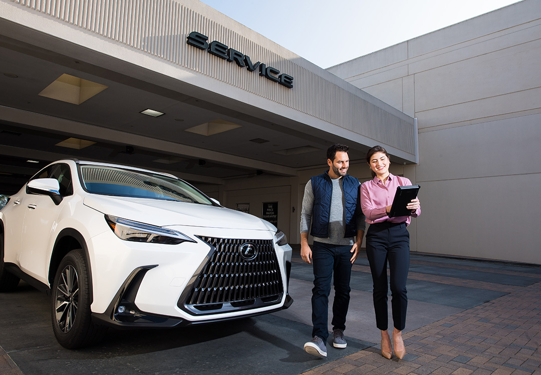 Overseas model shown. Australian specifications & features may differ. See your Lexus dealer for details.